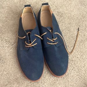 Men’s size 10.5 loafers, worn maybe once.